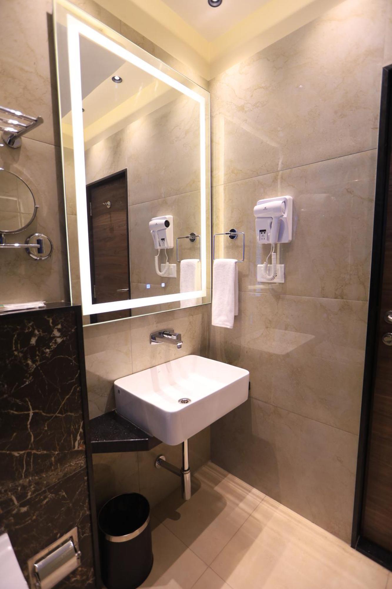 Kings Bury Inn Kumbakonam Esterno foto