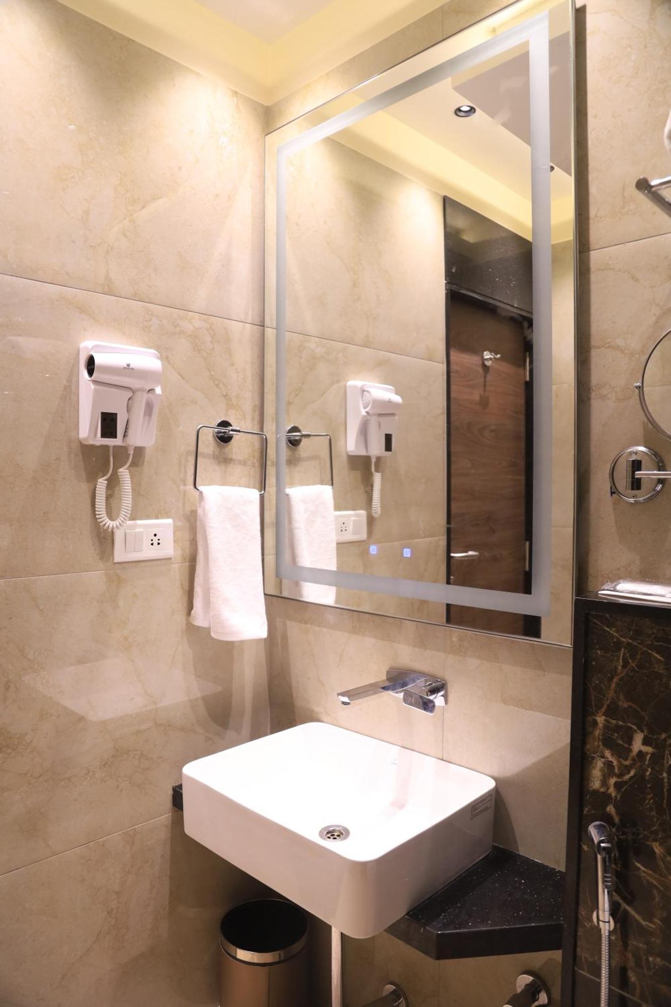 Kings Bury Inn Kumbakonam Esterno foto